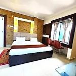 Goroomgo Sai Sandpiper ! Puri গোরুমগো সাই স্যান্ডপাইপার! পুরী Near-Sea-Sight-Beach-And-Temple-Spacious-Room With-Wifi-Restaurant-And-Parking-Facilities-Prime-Location-Best Hotel In Puri