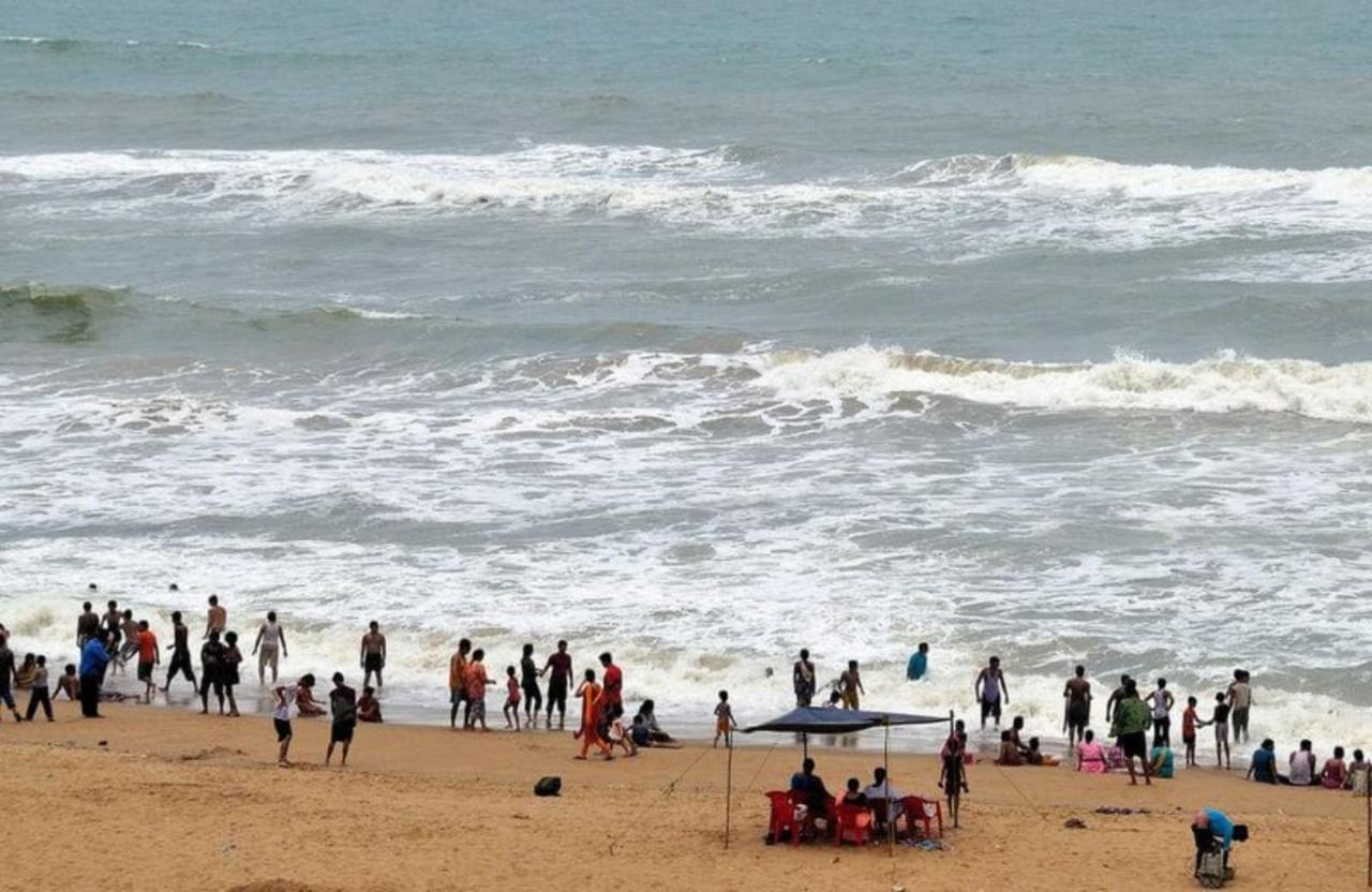 Hotel Goroomgo Sai Sandpiper ! গোরুমগো সাই স্যান্ডপাইপার! পুরী Near-sea-sight-beach-and-temple-spacious-room With-wifi-restaurant-and-parking-facilities-prime-location-best In Puri