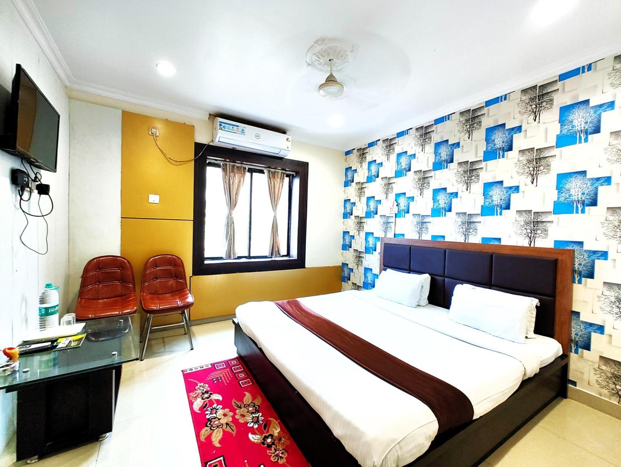 Goroomgo Sai Sandpiper ! গোরুমগো সাই স্যান্ডপাইপার! পুরী Near-sea-sight-beach-and-temple-spacious-room With-wifi-restaurant-and-parking-facilities-prime-location-best In 3*