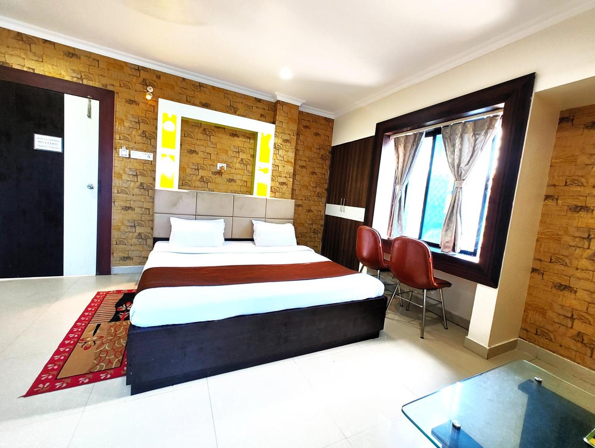 Hotel Goroomgo Sai Sandpiper ! গোরুমগো সাই স্যান্ডপাইপার! পুরী Near-sea-sight-beach-and-temple-spacious-room With-wifi-restaurant-and-parking-facilities-prime-location-best In Puri